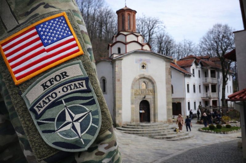 Image for the Tweet beginning: ⚔️🇺🇸 KFOR/NATO soldiers are discovering