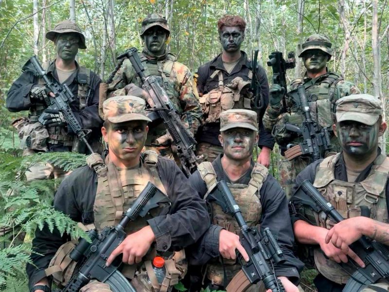 Image for the Tweet beginning: 🇷🇸 🇺🇸🛡️ Members of the